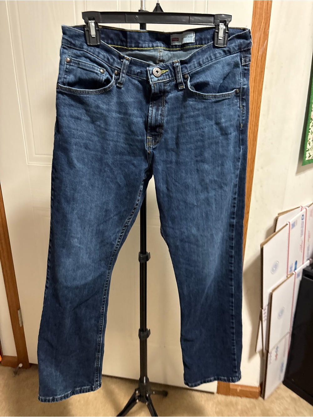 Wrangler Men's Relaxed Fit Jeans in Dark Blue Denim